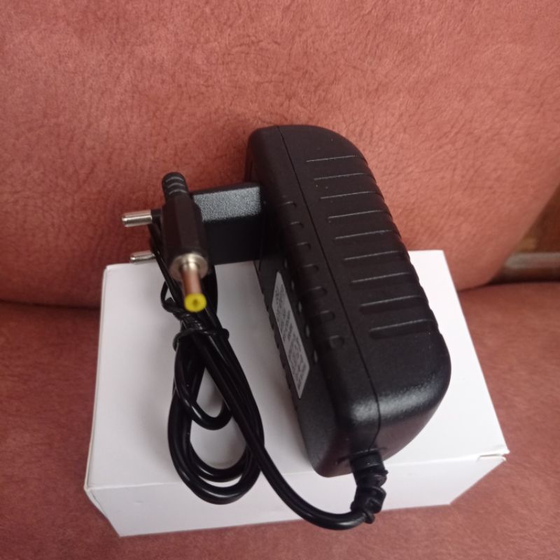 Universal Adaptor charger DVD portable GMC Rinrei dll