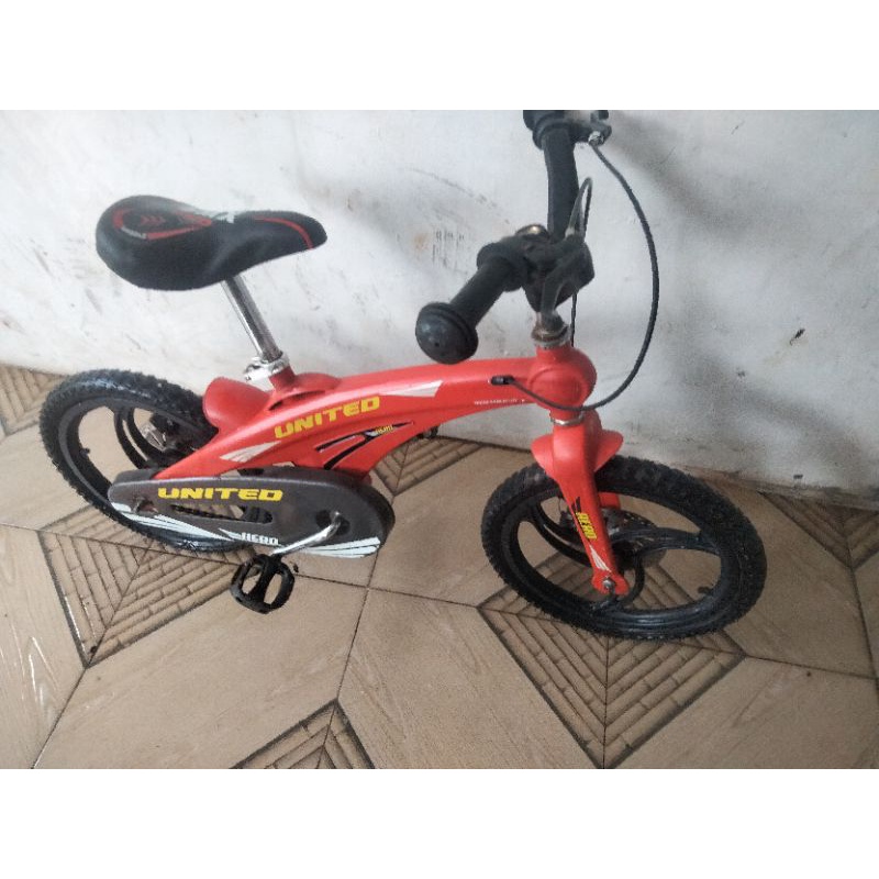 sepeda BMX united Aero UK 16