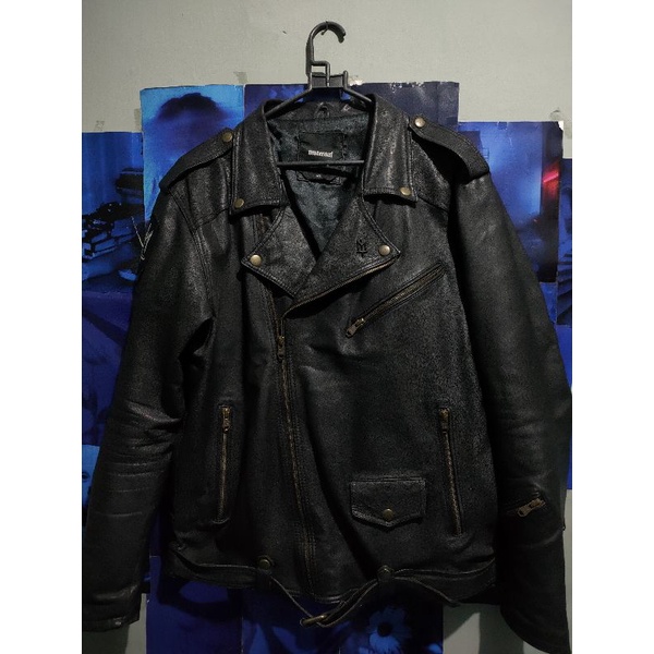 Jaket kulit maternal