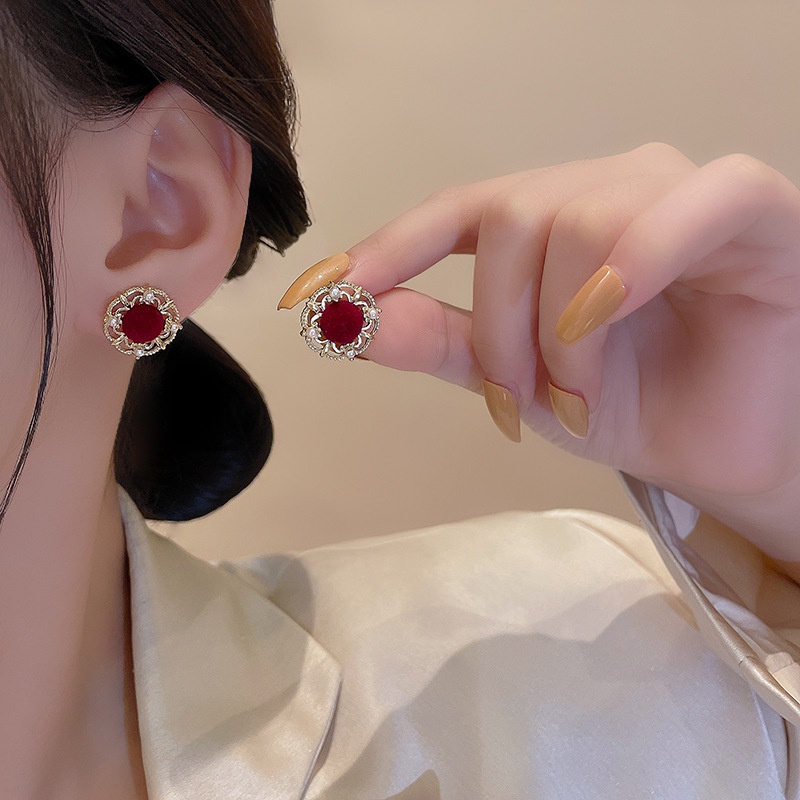 2022anting Berbondong-Bondong Merah Gaya Baru Wanita Anting Stud Mutiara Kecil