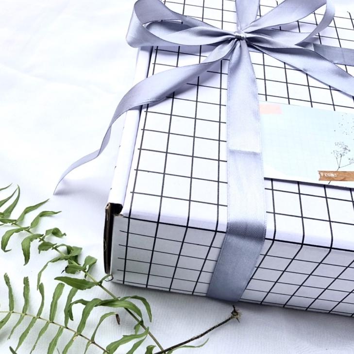 

ㅰ BOX UKURAN 22X22X8/ KOTAK KADO/ BOX HAMPERS/ GIFT BOX ⇙