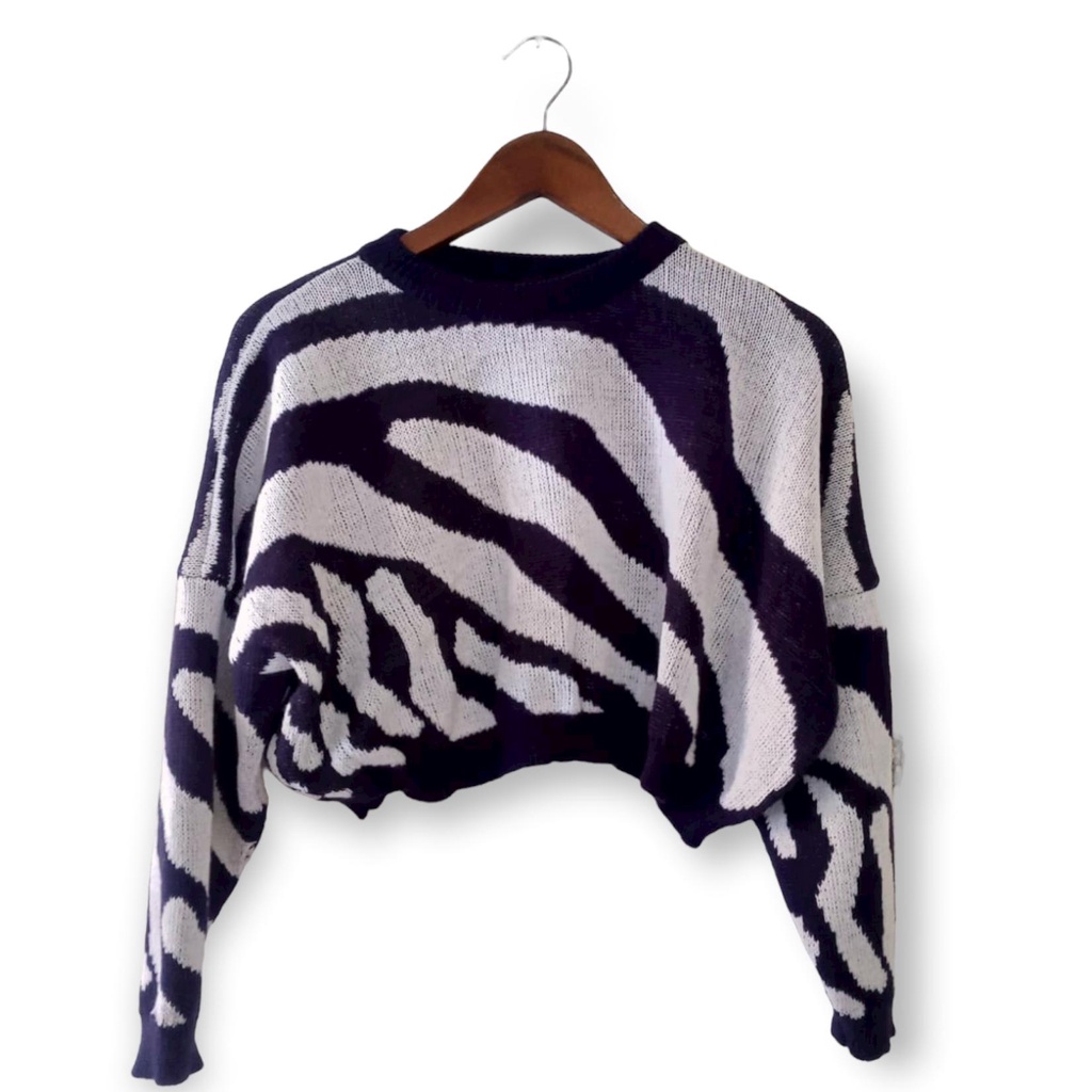 CAROLINA Sweater Rajut Crop Top, Motif zebra