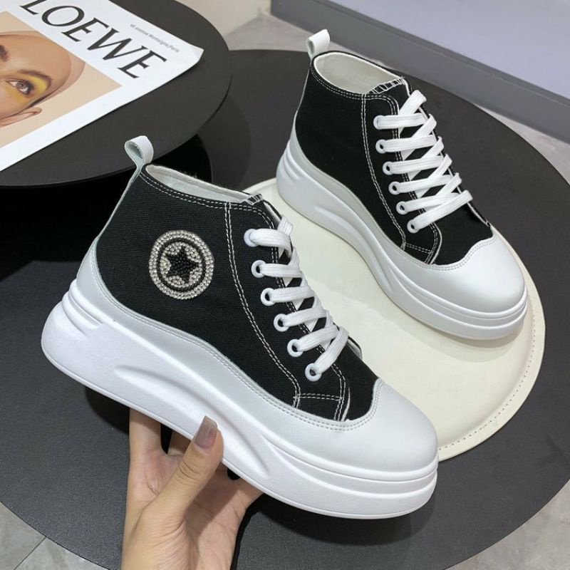 Sepatu Wanita Kekinian - Sepatu sneakers wanita Kanvas hitam 37/40 COD