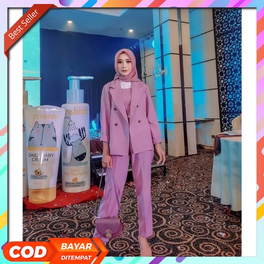 One Set Blazer Wanita Korean Style Jas Kantor  2022 Baju Kantoran Dewasa Elegan Atasan Pakaian 2In1 