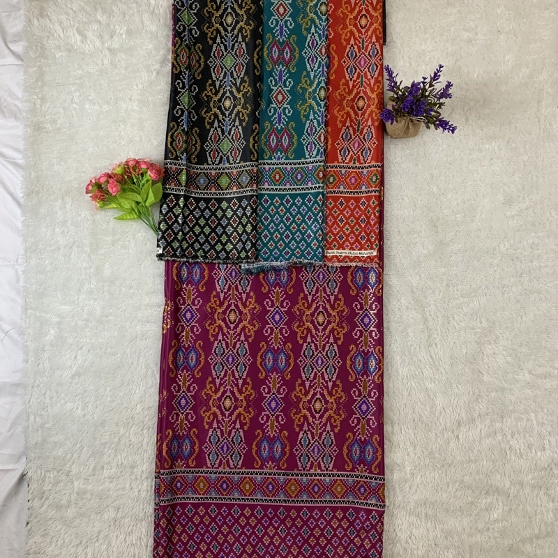 BATIK SUTRA FOIL HALUS Motif Songket (per 1 M) Lebar 1.15M Bisa Seragam , Gamis Bahan premium , Kain