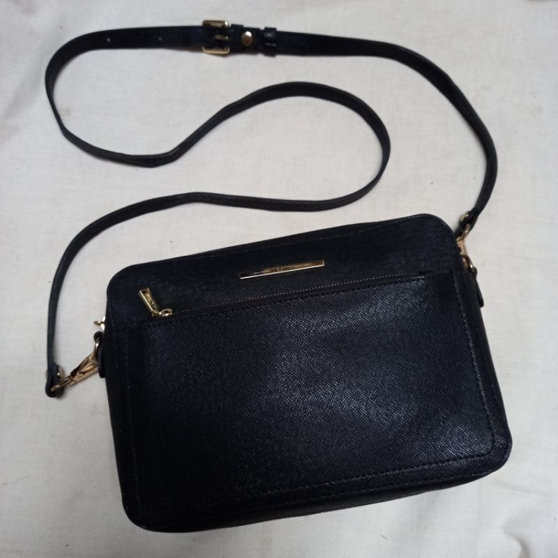 sling mclanee preloved