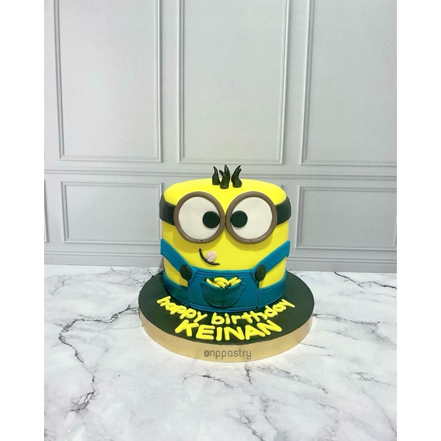 

MINION CAKE