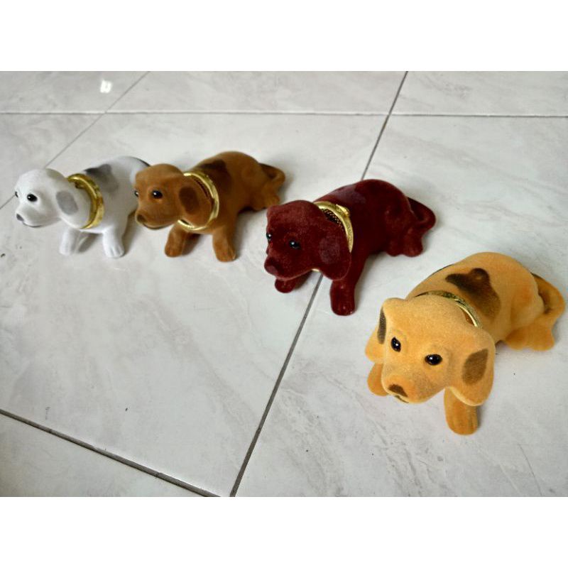 boneka anjing goyang kepala boneka anjing dasboard mobil