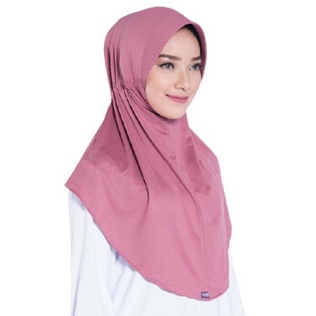 Zaria Sahara Elzatta  Bergo Polos Serut  HIjab Instan