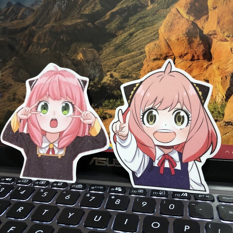 

ANYA FORGER STICKER LAPTOP BESAR 8 , 10 , 15 cm