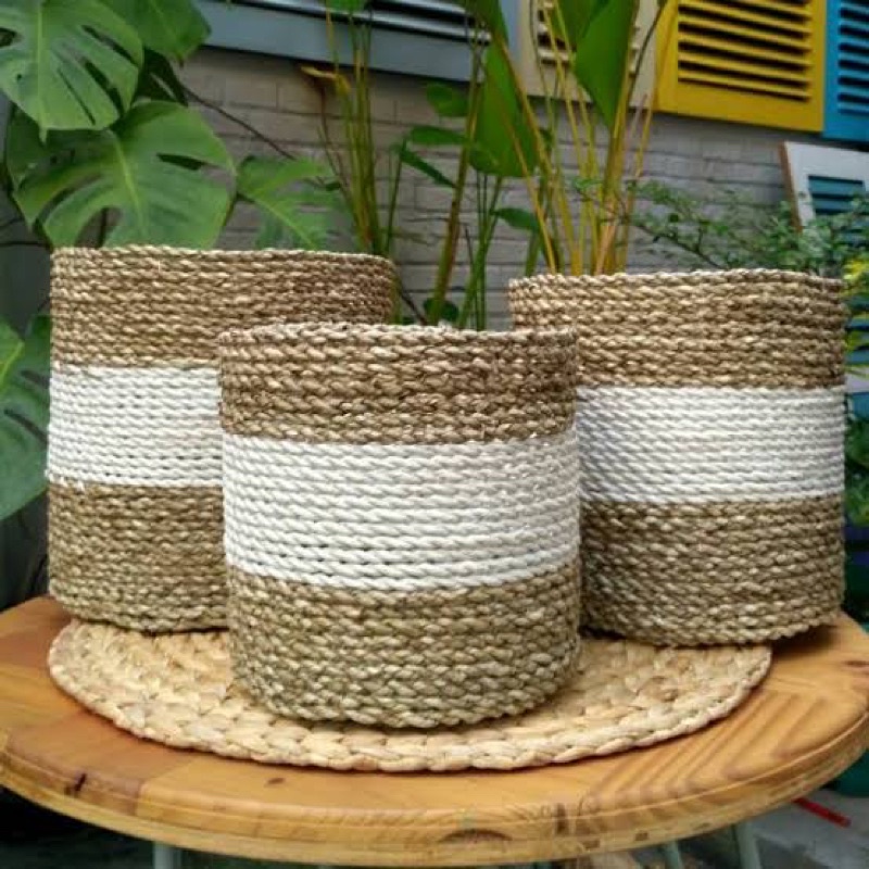 Coverpot Seagrass Natural putih Natural