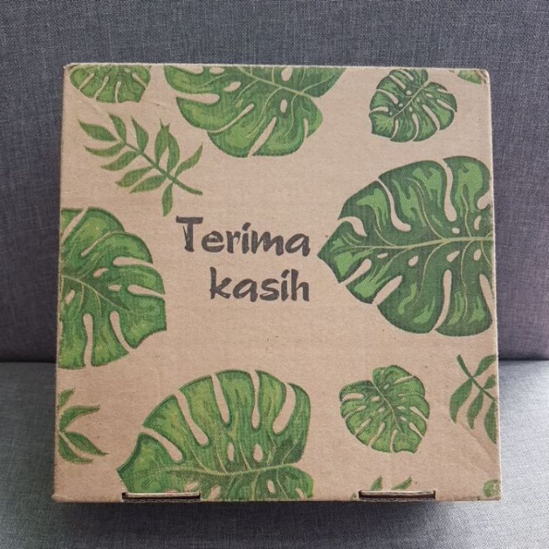 

DUS KM MOTIF MONTERA 20X20X7 | 10PCS