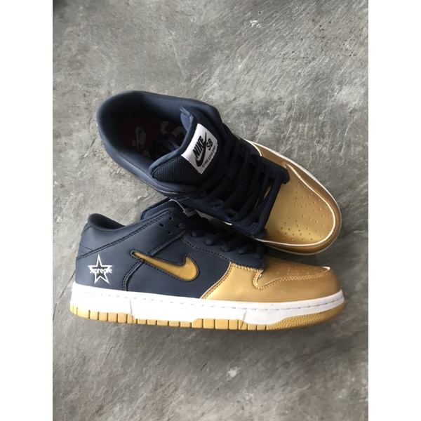 SupremeNikeSbDunk