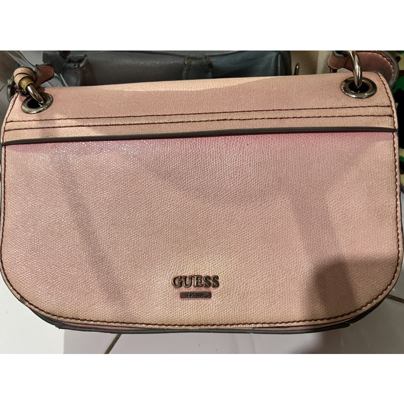 tas wanita guess pink