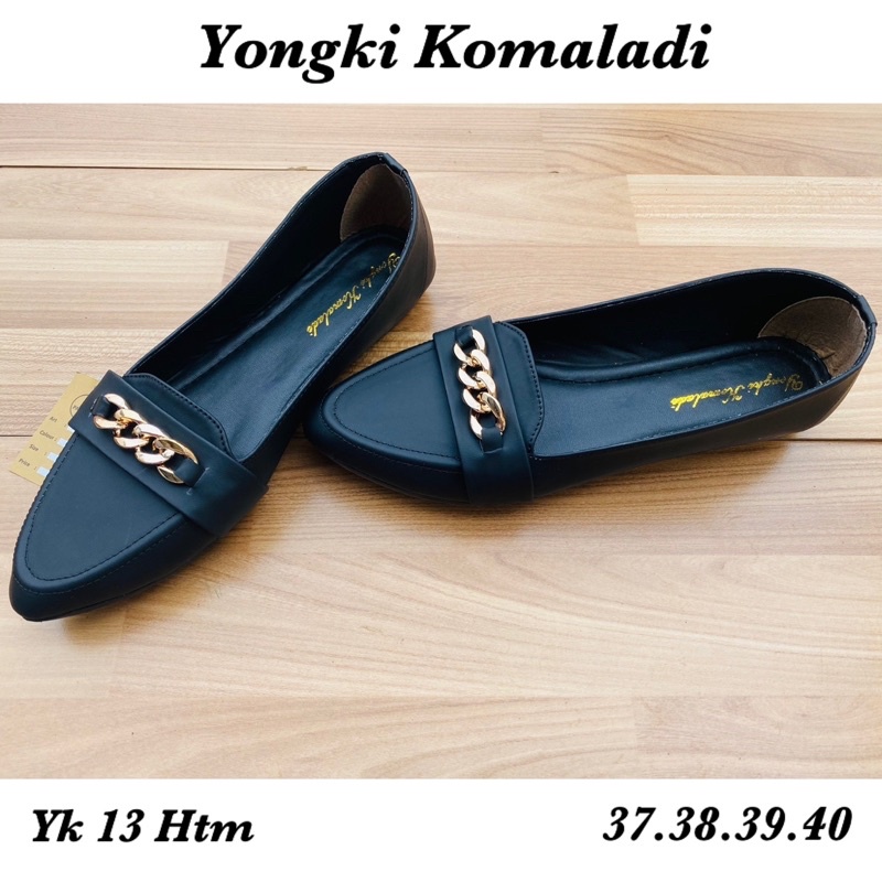 Yongki Flatshoes rantai hitam