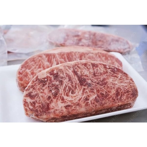 

Sirloin Wagyu Meltiq (Sirloin Meltik Wagyu) Meltique Beef Striploin - 1 pcs, 200 gram