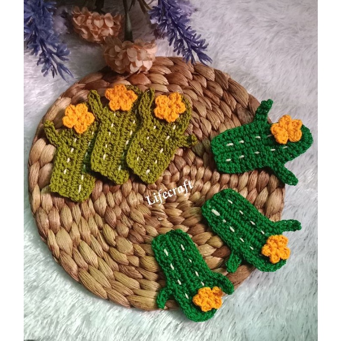 Aplikasi rajut kaktus hiasan tempel