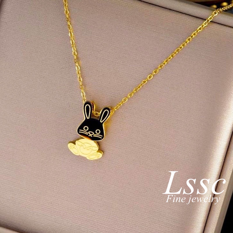 Kalung Titanium Anti Karat Kelinci Berayun Mekanis Lucu Emas 18K Aksesoris Wanita Fashion