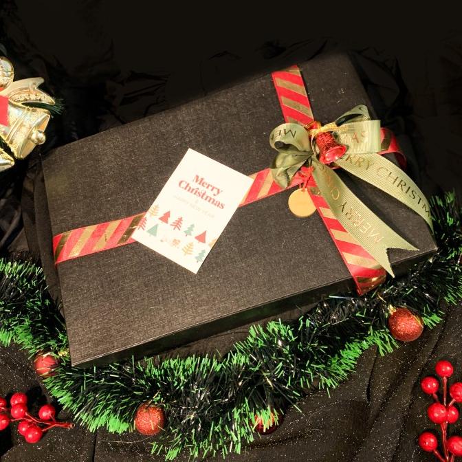 

CHRISTMAS HAMPERS - ARCTURUS SET G4554VFD