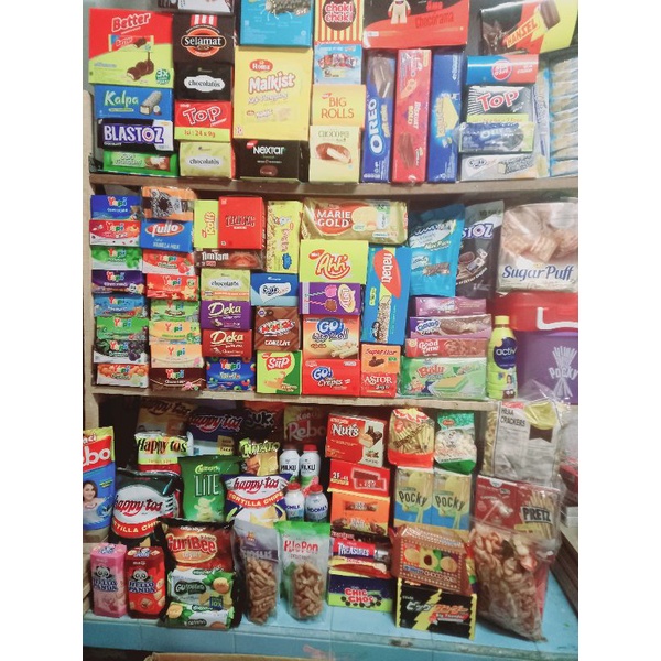 

aneka snack 1 box / 1 kotak