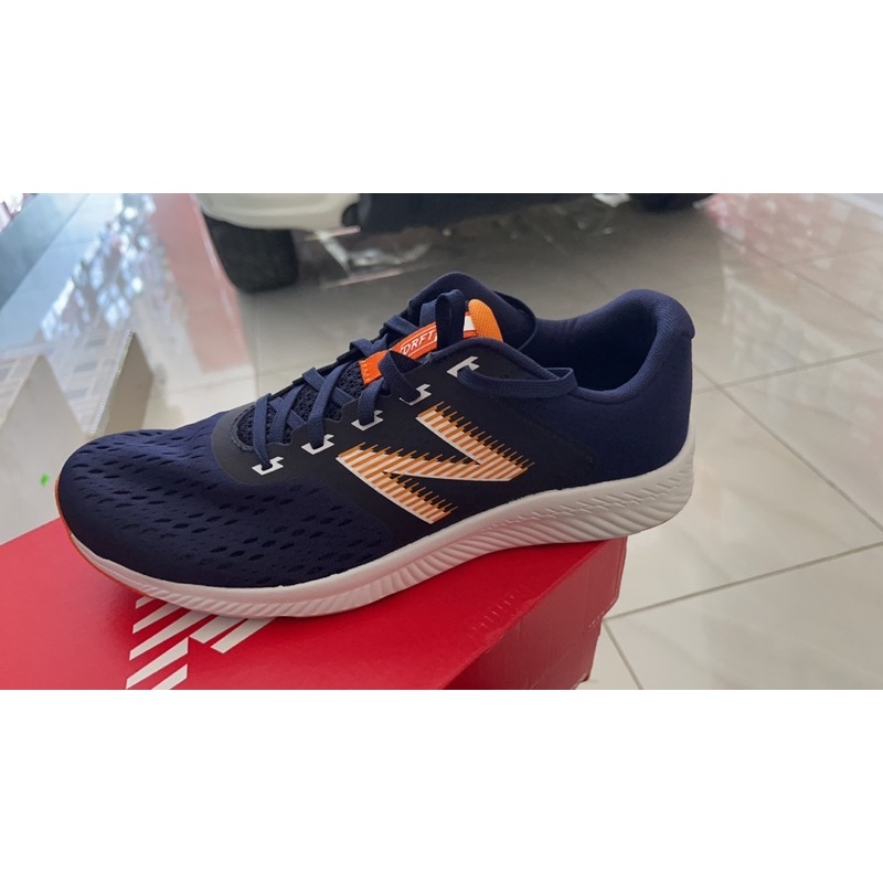 Sepatu Pria Running New Balance Size 44 Insole 28 Cm