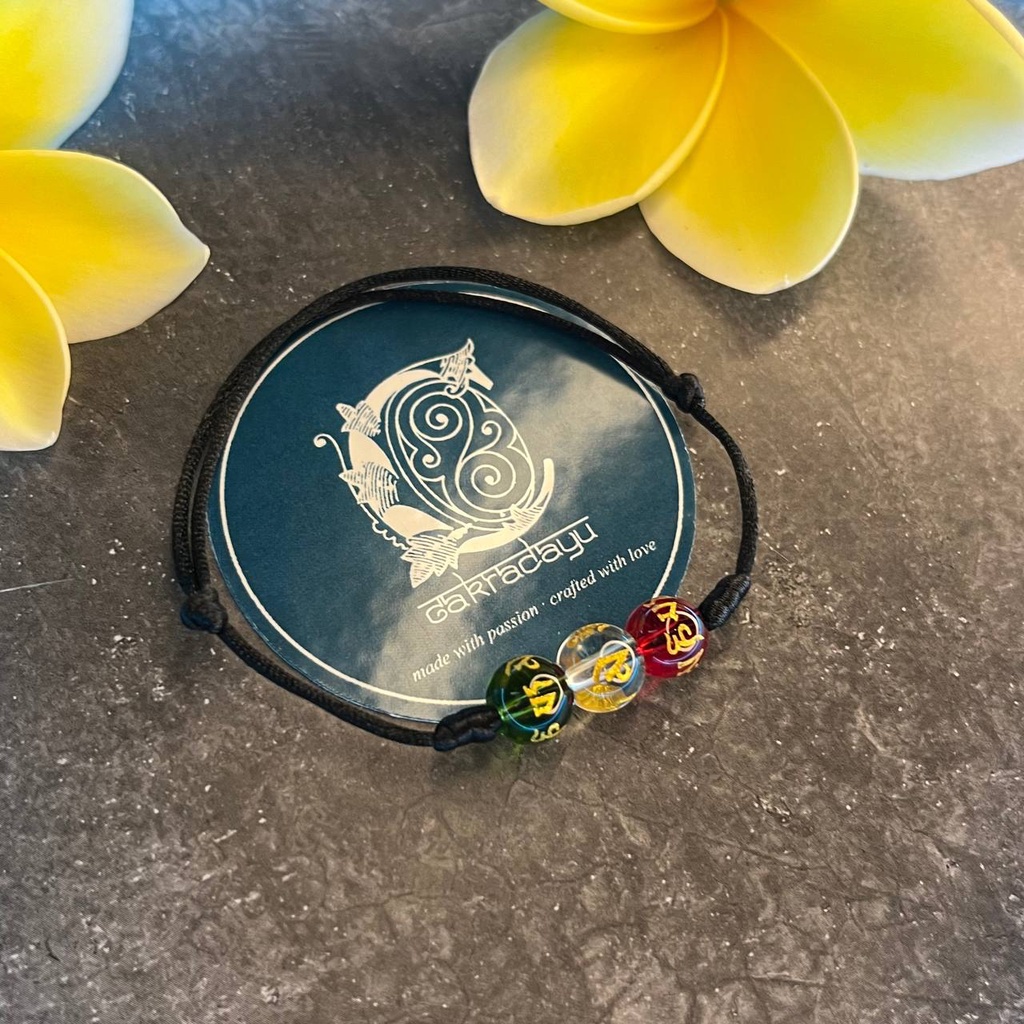 Gelang Tiga Kristal Mantra Tibet untuk Keselamatan dan Perlindungan dengan Tali Hitam