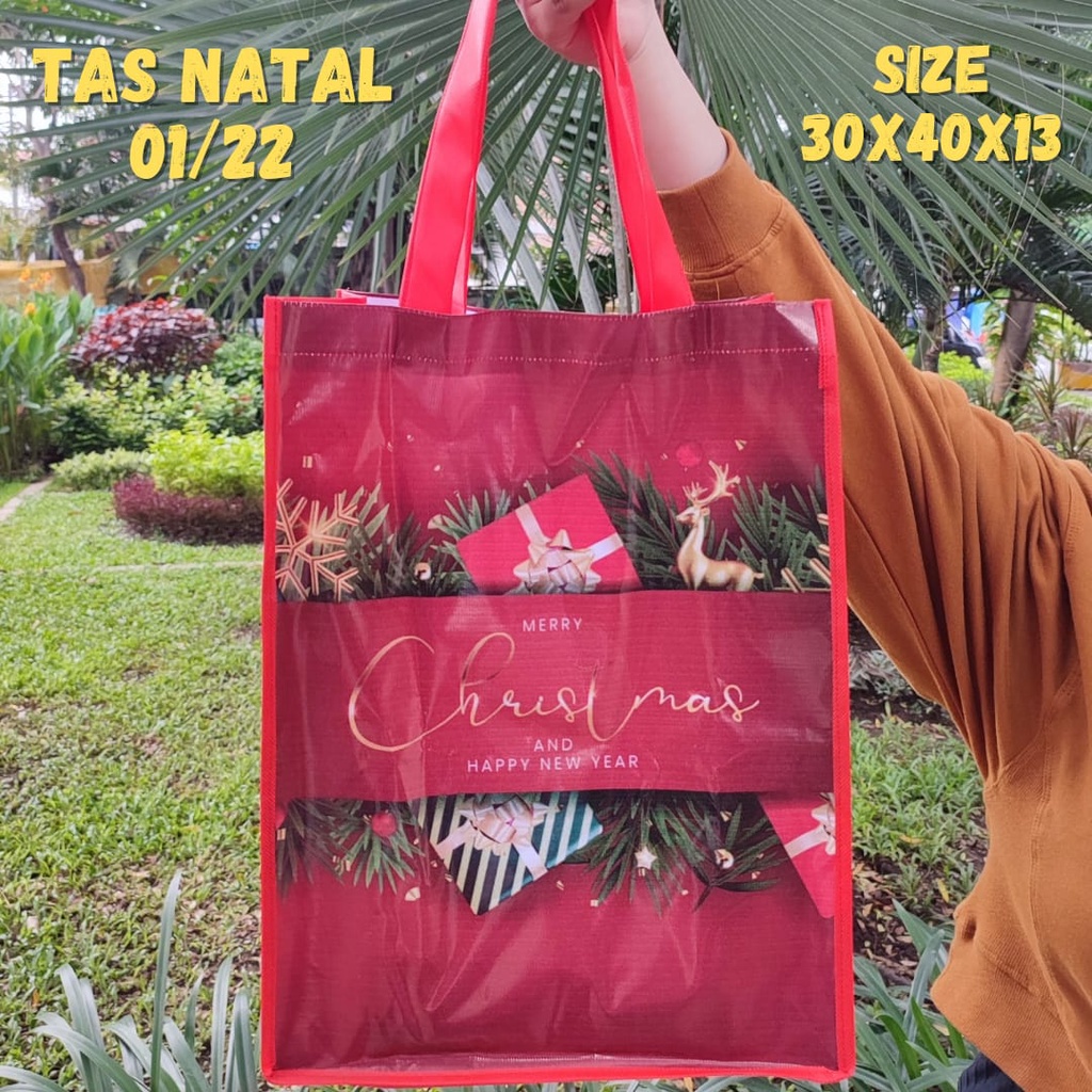 

Tas Custom Merry Christmas Pohon Cemara / Goodie Bag Natal / Tas Spundbond Bingkisan Natal / Tas Natal Custom