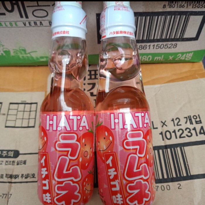 

Hatakosen ramune strawberry minuman berkarbonat rasa strawberry 200ml