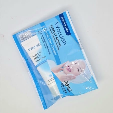 ❣️Rakkistore99❣️ WARDAH Perfect Bright Creamy Foam Brightening + Smoothing 20ml SACHET