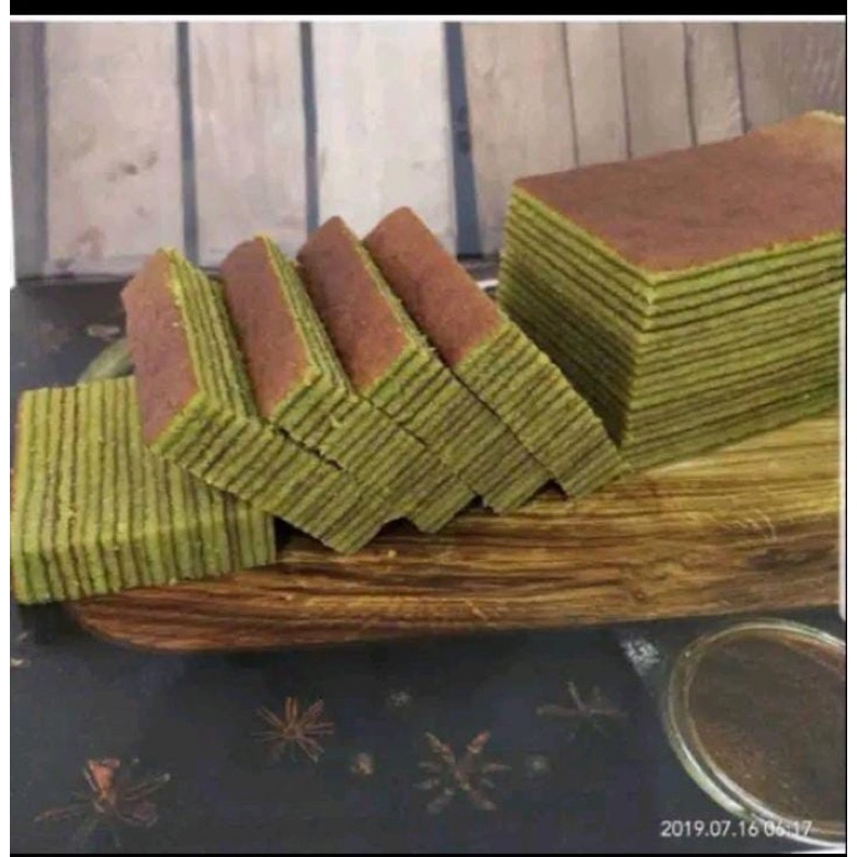 

lapis legit pandan ukrn10x20cm