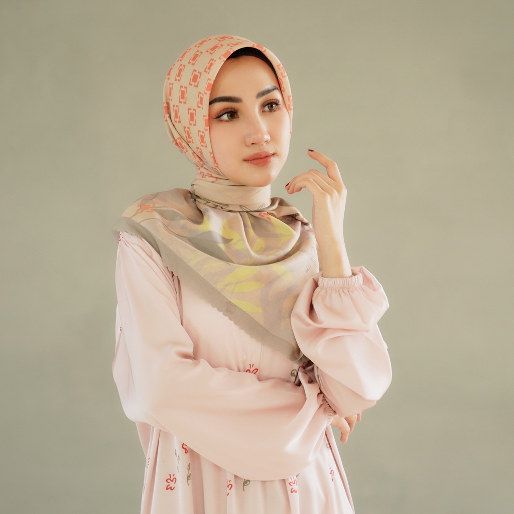 VANILLA CREAM IZUMI Hijab Segi Empat Square By @kainprinting