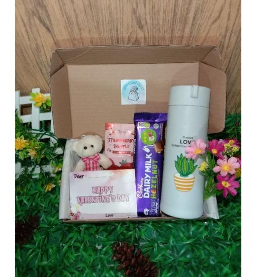 

6.6 Brand VALENTINE/HAMPERSMURAH/KADOULANGTAHUN/GIFTBOX/COKLAT/SILVERQUEEN/DAIRYMILK