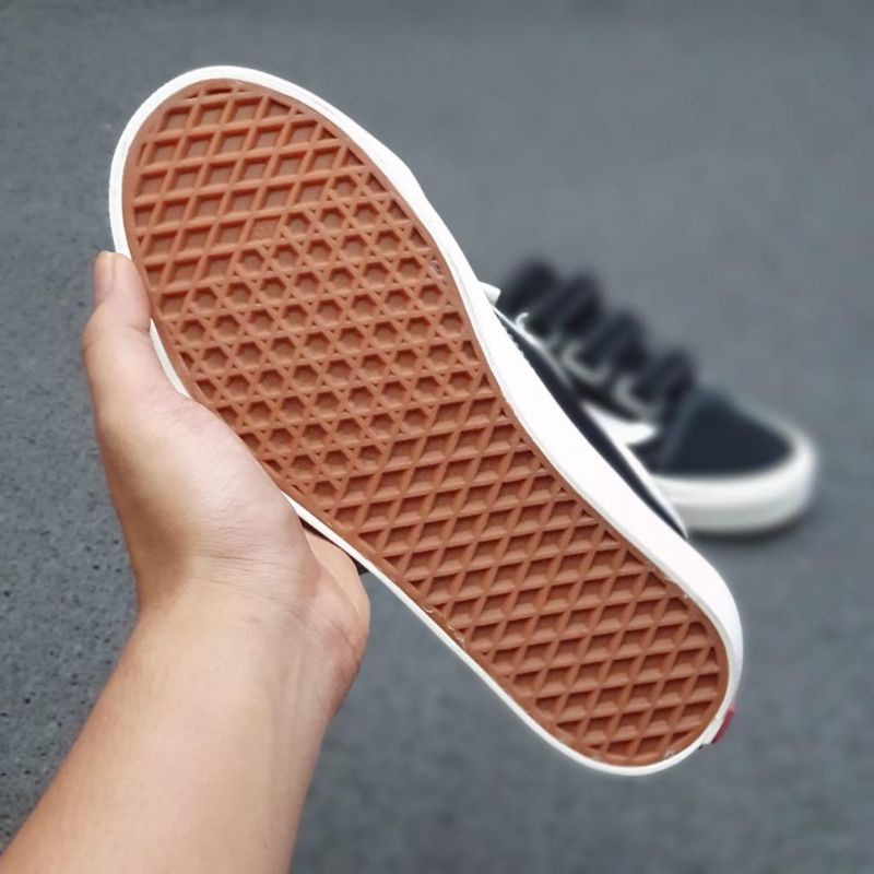 Sepatu Vans Oldskool Velcro Black White Hitam Putih Sneakers Pria Kets Putih Abu Kado Hadiah Sekolah Kuliah Kerja