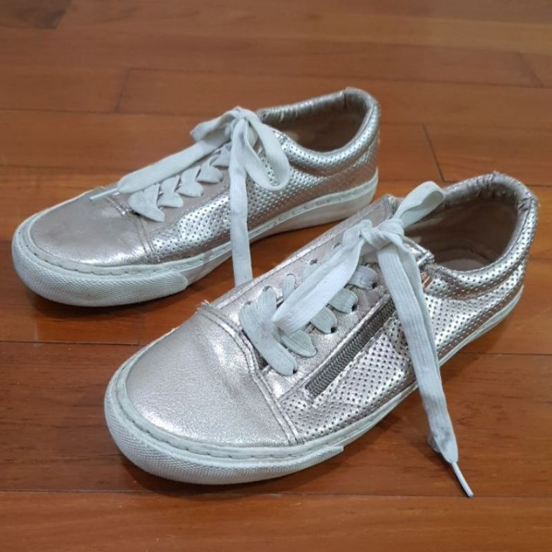 Preloved Sepatu Rubi Size 38