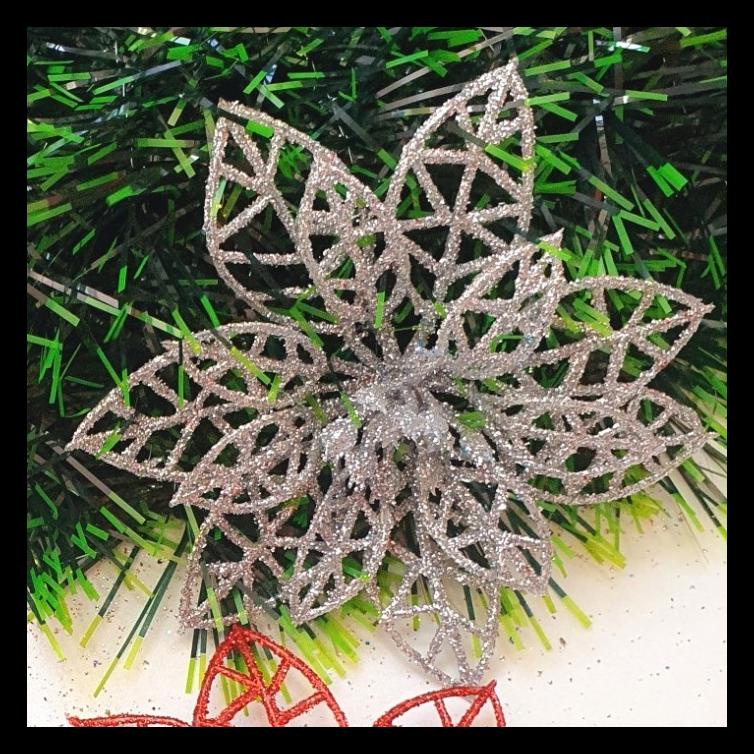 

BUNGA NATAL GLITER 10CM ISI 4 DEKORASI PARCEL BUNGA KADO NATAL KEMBANG BARU