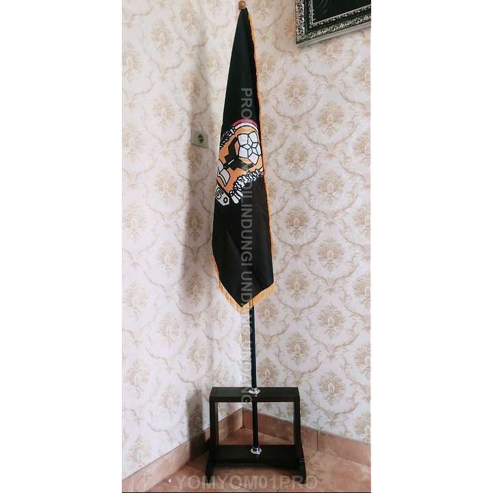 

Paket Pataka 1 lubang + tiang + bendera OSIS SMA