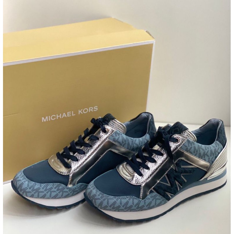 Authentic mk maddy Trainer tech canvas