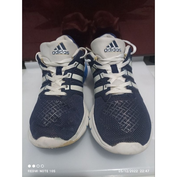 Sepatu Running second branded Adidas