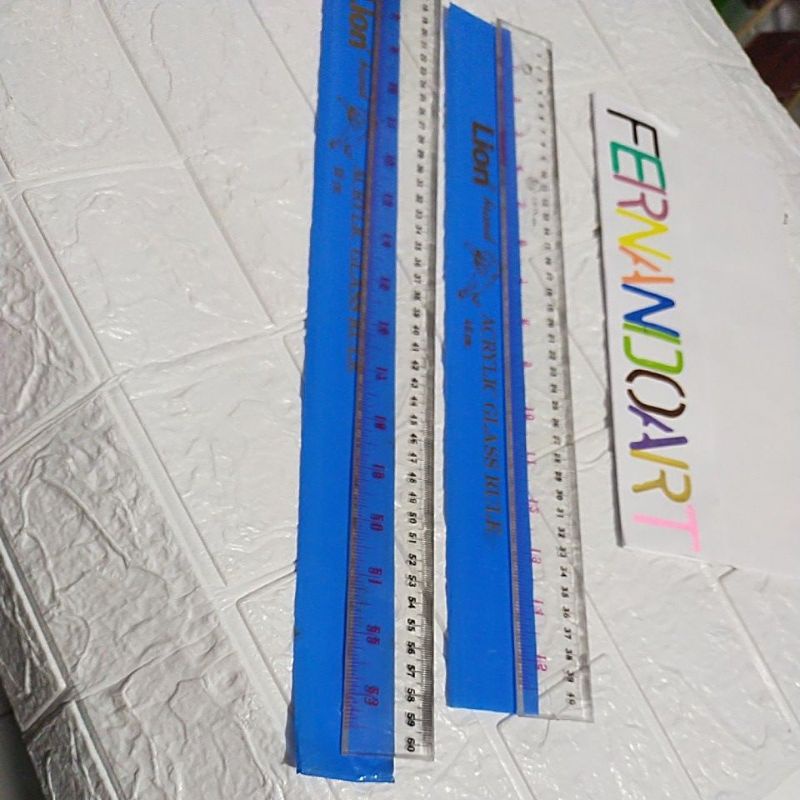 

Penggaris Lion 40 cm bahan Plastik Mika Acrylic