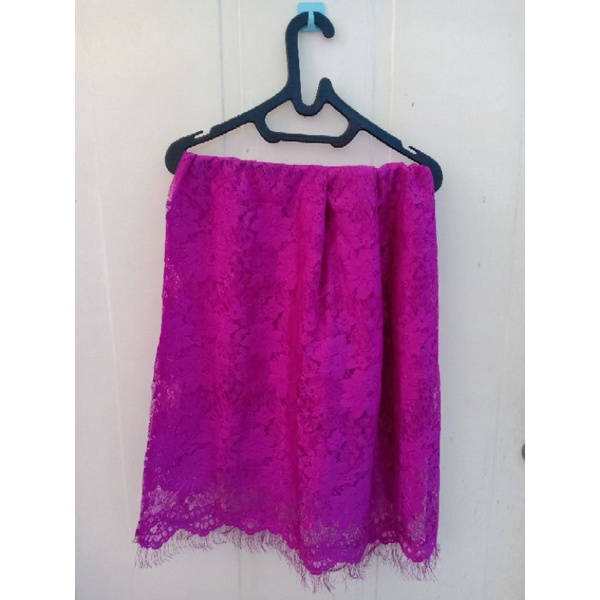 Potongan Kain Brokat warna Ungu