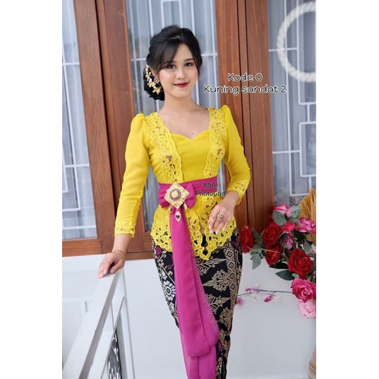 kebaya bordir jadii//kebaya bali bordir// bordir dan kain// kebaya bordir murah/ kebaya bordir terba