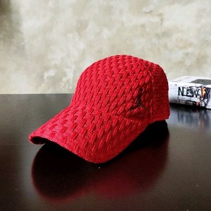 Topi JORDAN Rare Classic Knited Cap Authentik Merah (Preloved)