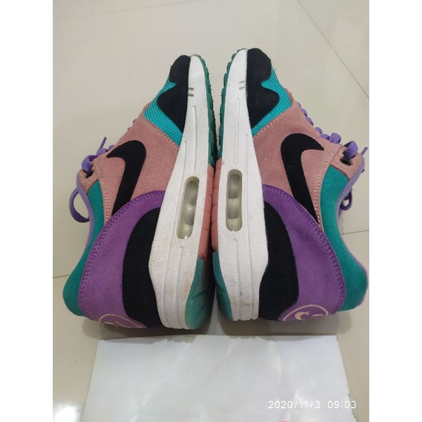 sepatu nike have a nice day