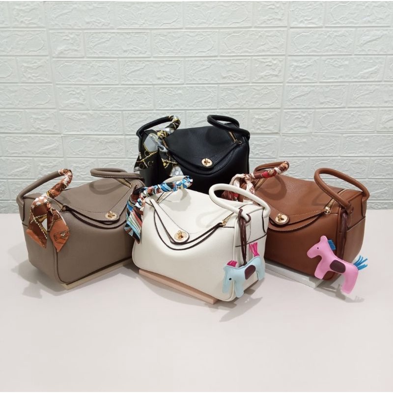 NAOMI - PREMIUM UPGRADE 5 WARNA FREE Twilly Linsy size 26 Shoulder Bag Import - Tas Premium - Tas Fashion - Tas Import size 26 - Tas Naomi - Tas Khaki colour