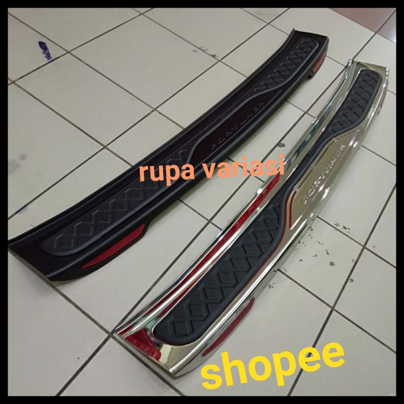 sill plate sillplate pintu bagasi belakang toyota all new fortuner / vrz 2016 sampai 2020 2017 2018 2019 hitam chrome crome + reflektor