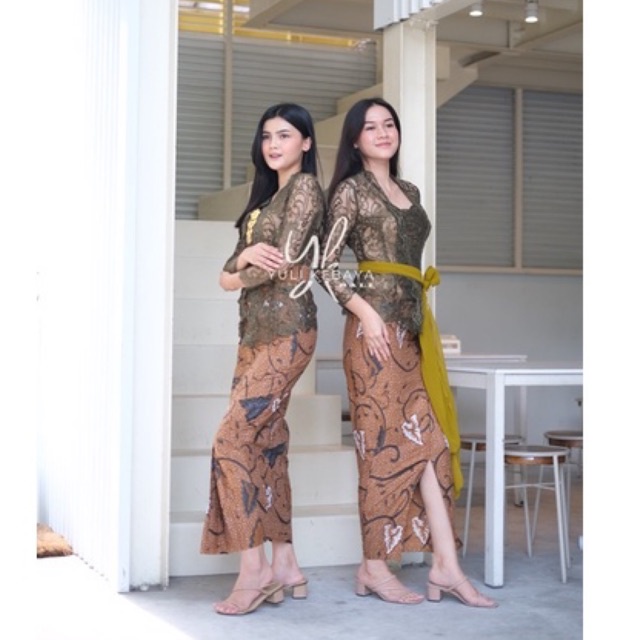 Set Kebaya Glossy Green Seaweed