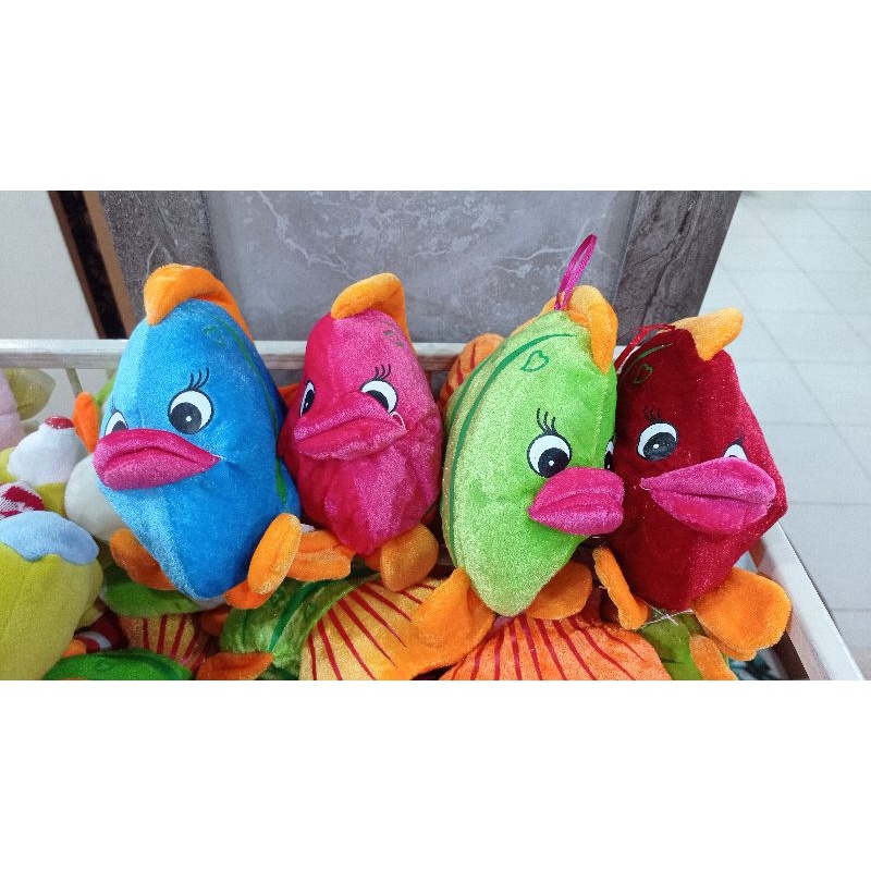 Boneka ikan bahan halus