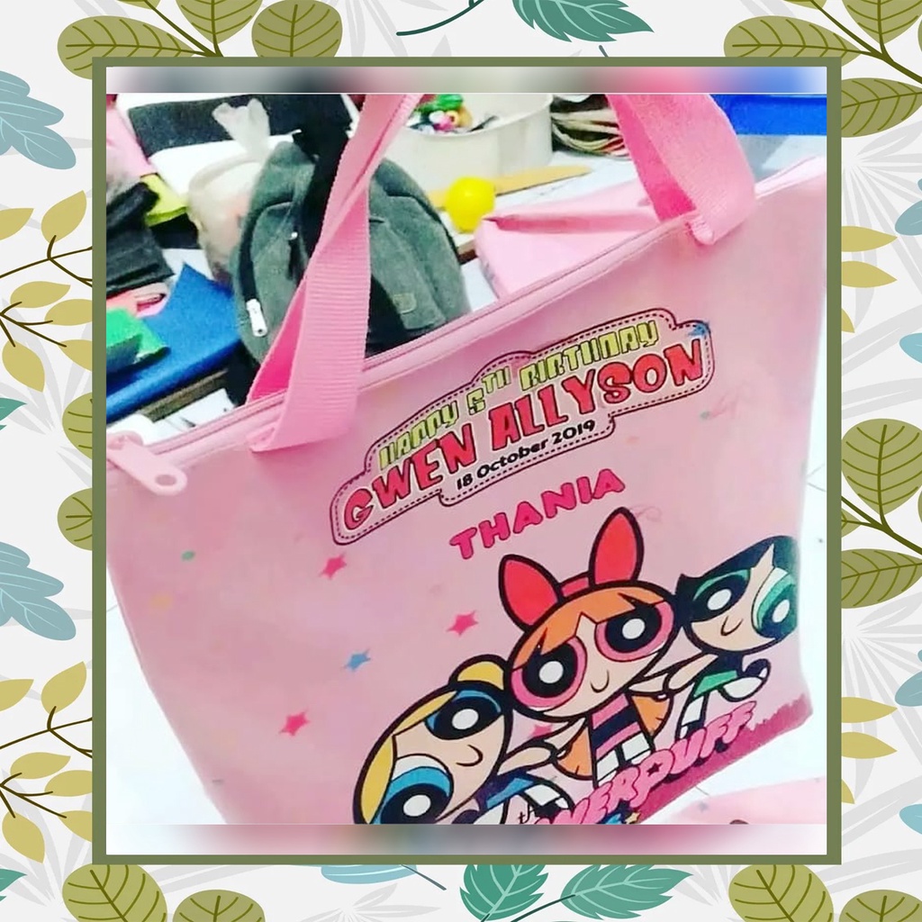 

tas souvenir Trapesium bahan polyster tebal printing imitasi oscar ( UK 35 X 25 X 10 )