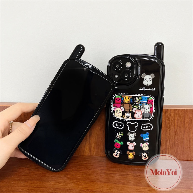 IPHONE Casing Beruang Kekerasan Merek Trendi Kompatibel Untuk Iphone11 12 13 14 Pro MAX XR 14 7 8 Plus X XS MAX Retro Vintage Kepribadian Ponsel Bentuk Ponsel Bantal Udara Soft Cover