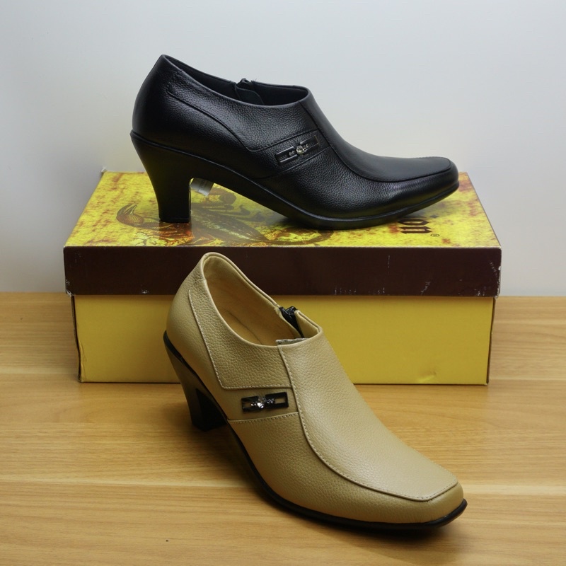 Scorpion Sepatu Kerja Pantofel Wanita Black 2704